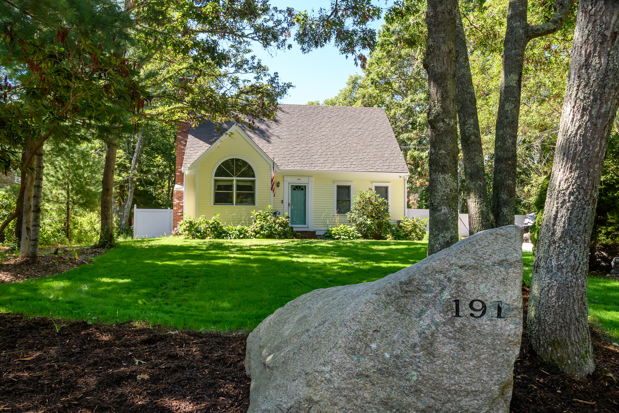 191 James Circle Mashpee MA 02649