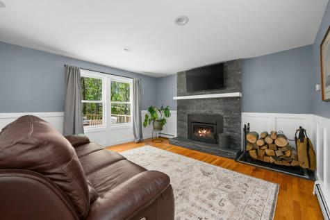 284 Bragg's Lane Barnstable MA 02630