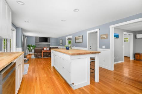 284 Bragg's Lane Barnstable MA 02630