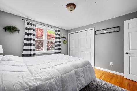 284 Bragg's Lane Barnstable MA 02630