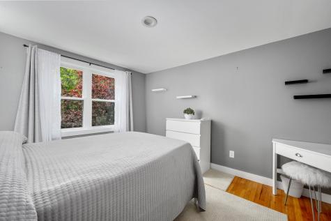 284 Bragg's Lane Barnstable MA 02630