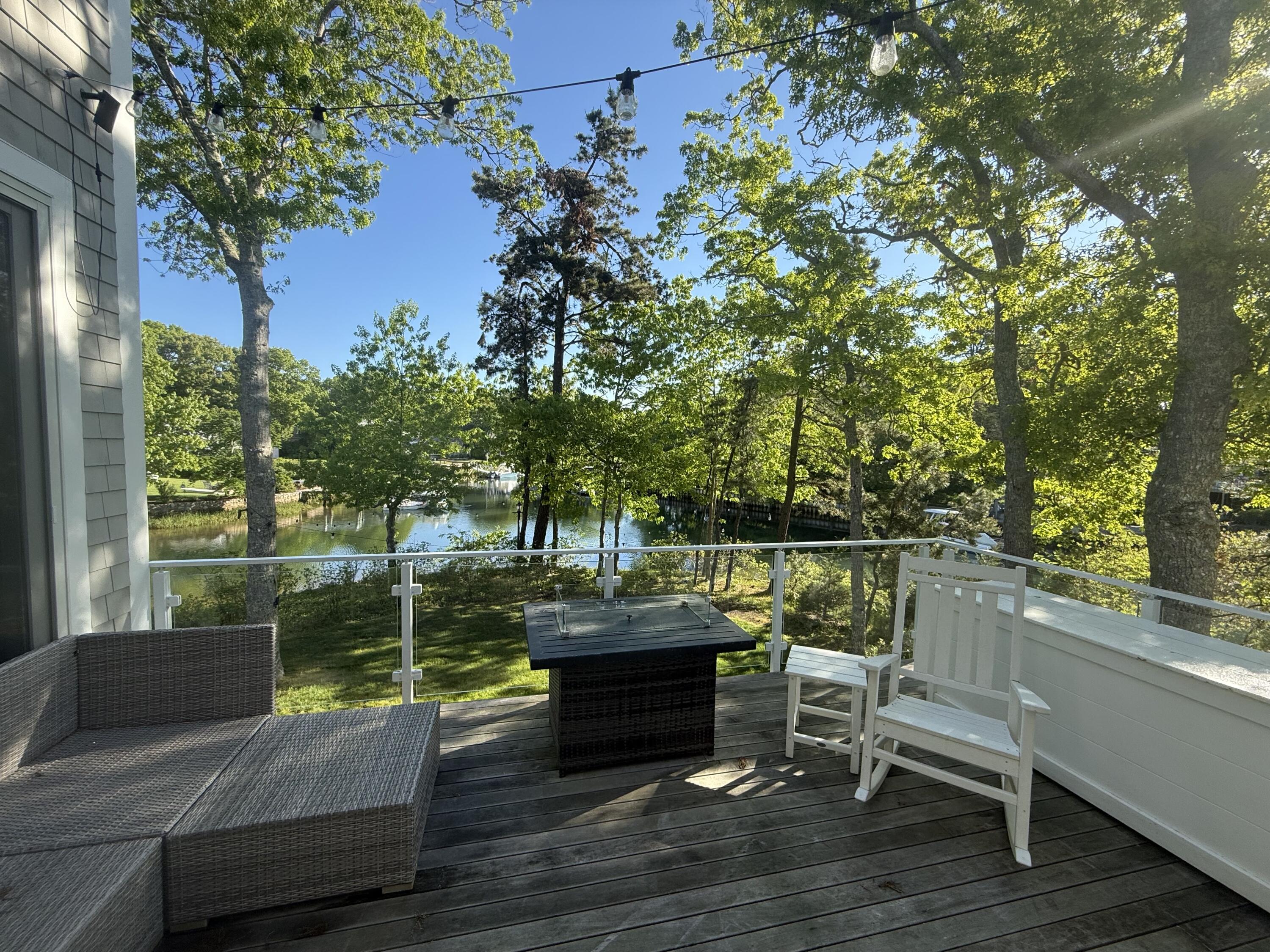 18 Spoondrift Circle Mashpee MA 02649