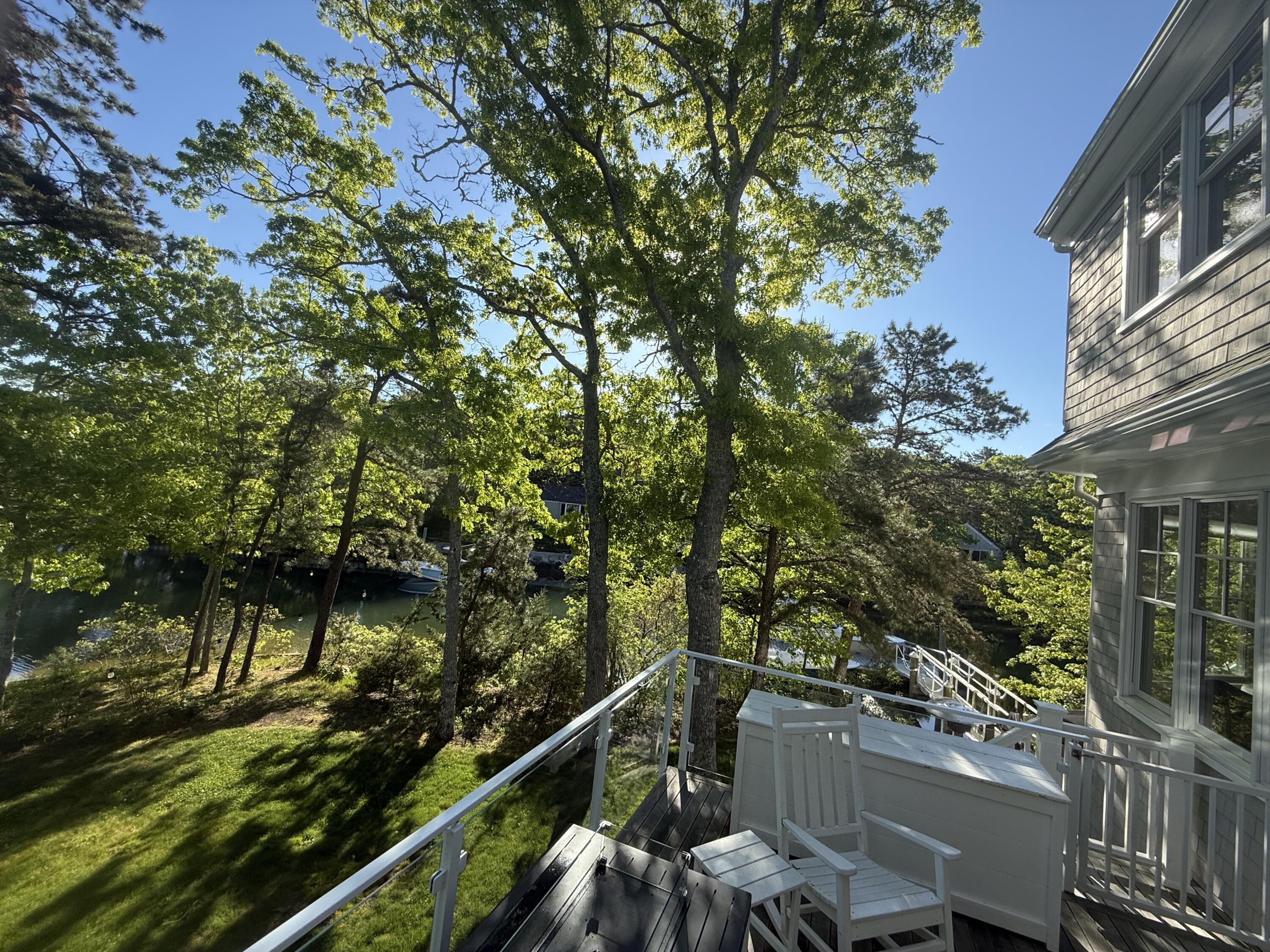18 Spoondrift Circle Mashpee MA 02649