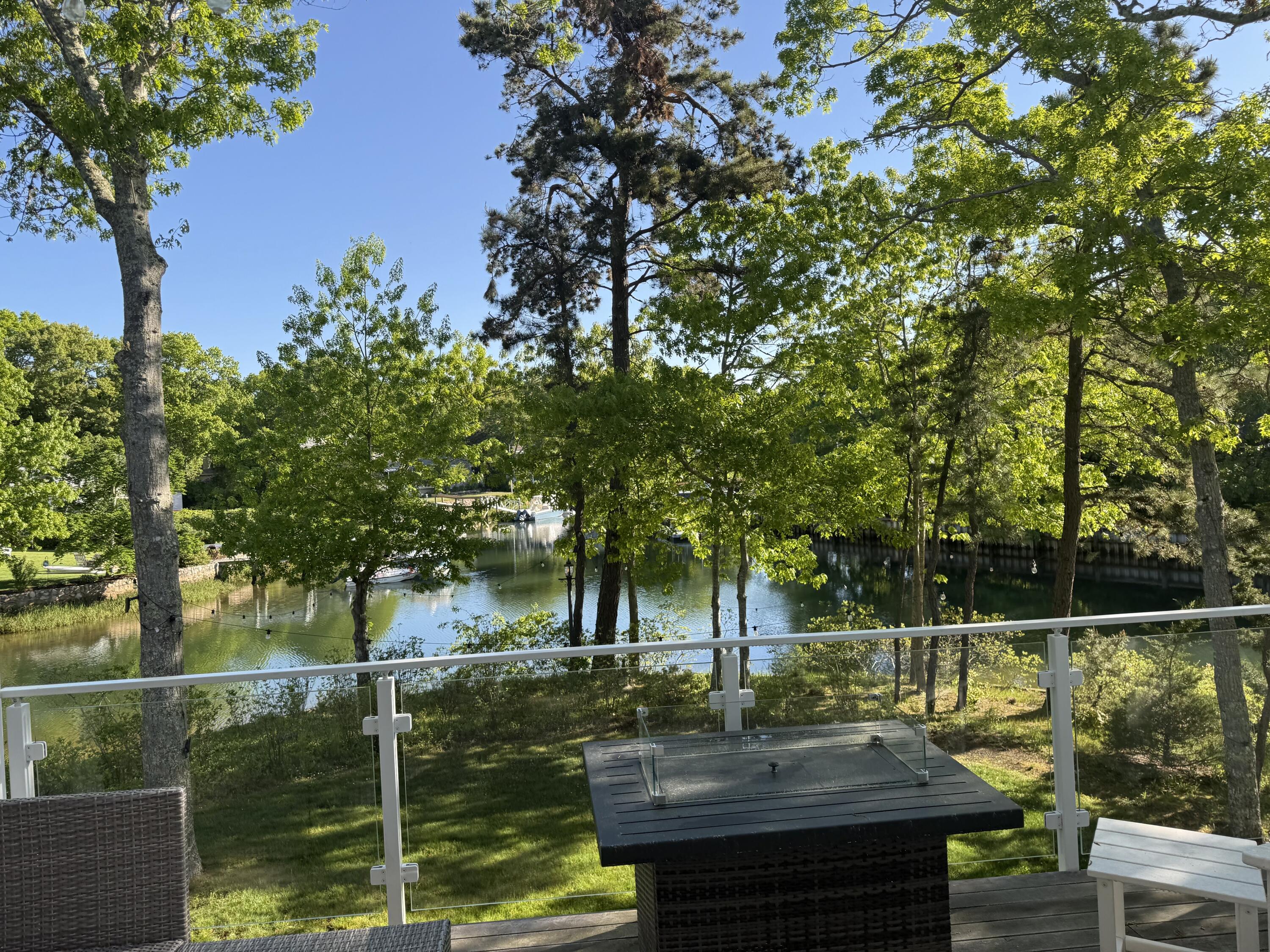 18 Spoondrift Circle Mashpee MA 02649