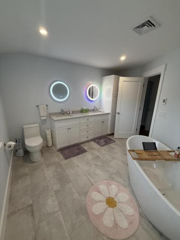 18 Spoondrift Circle Mashpee MA 02649