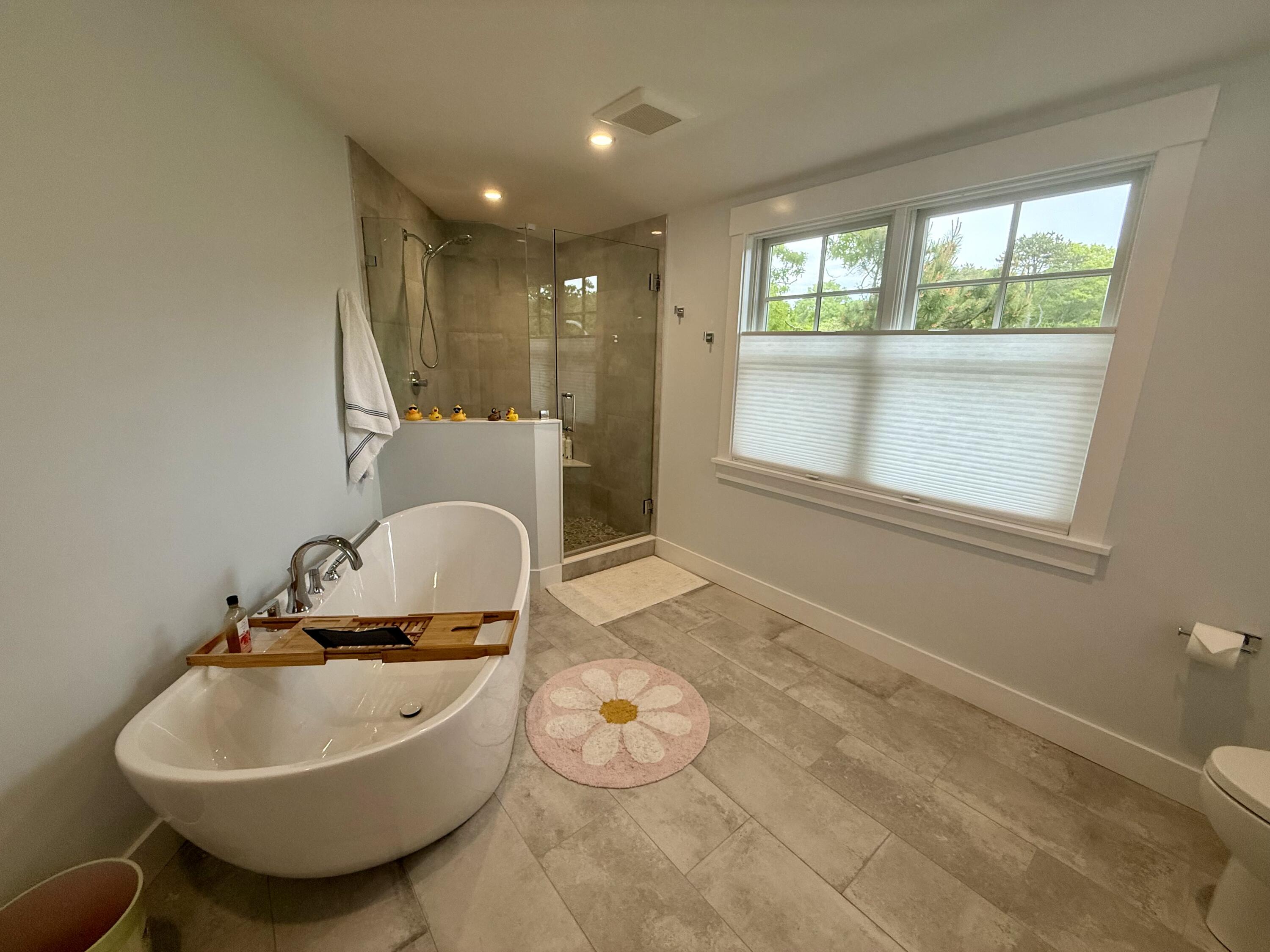 18 Spoondrift Circle Mashpee MA 02649