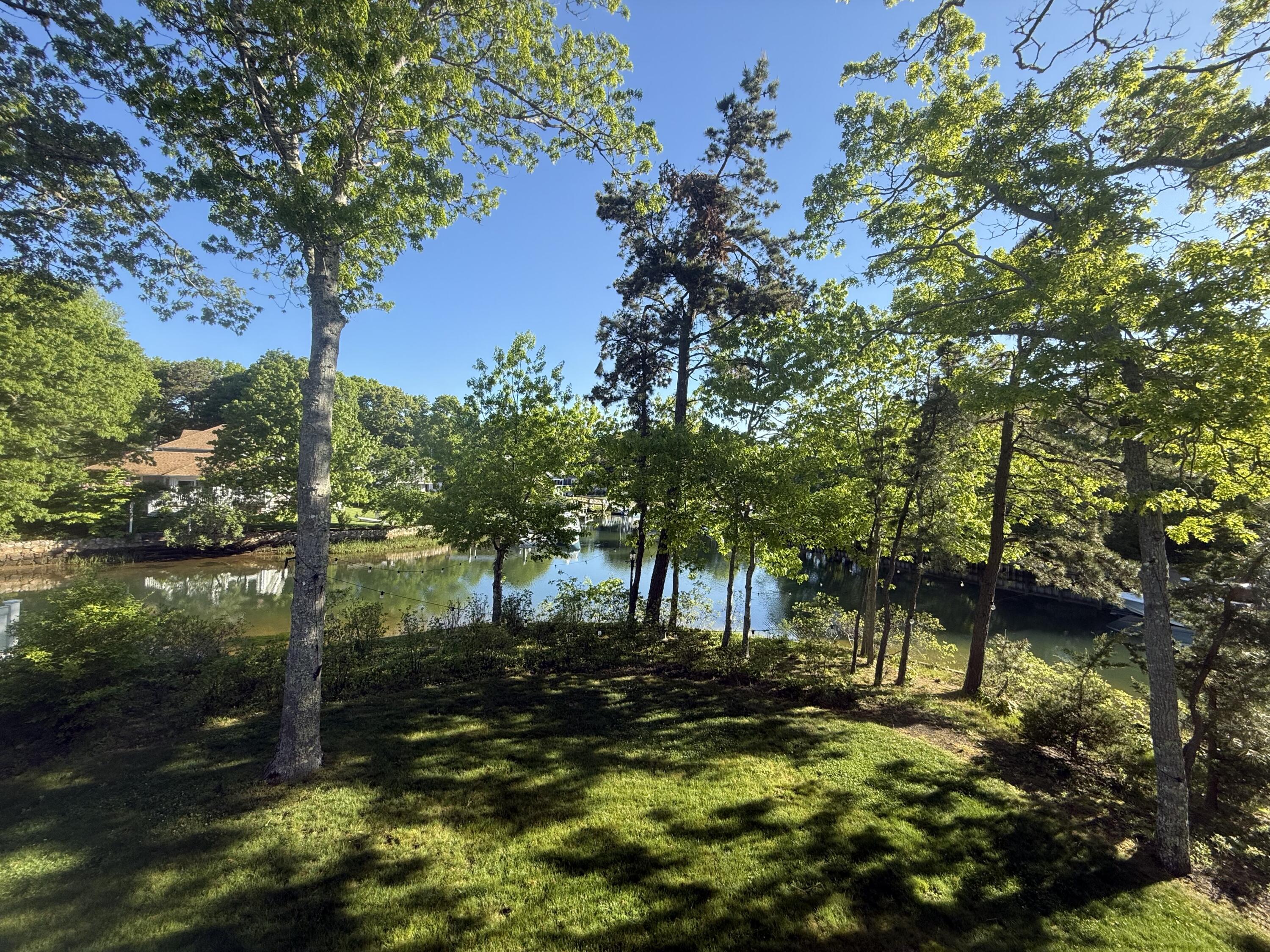 18 Spoondrift Circle Mashpee MA 02649