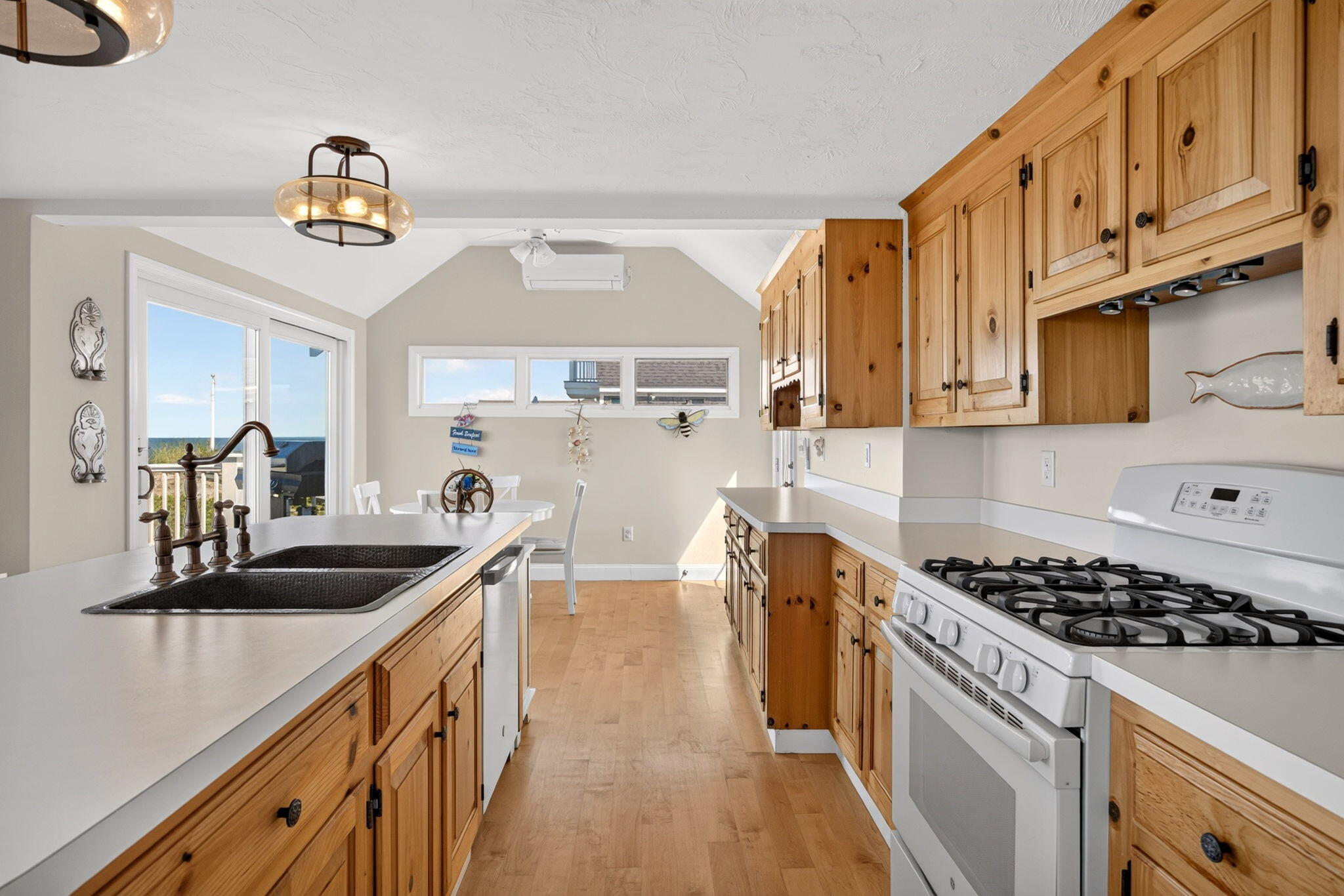 71-72 North Shore Boulevard East Sandwich MA 02537