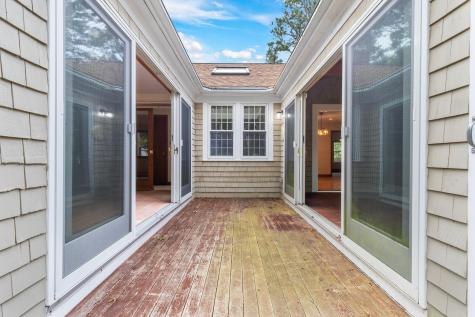 23 Penny Royal Lane Teaticket MA 02536
