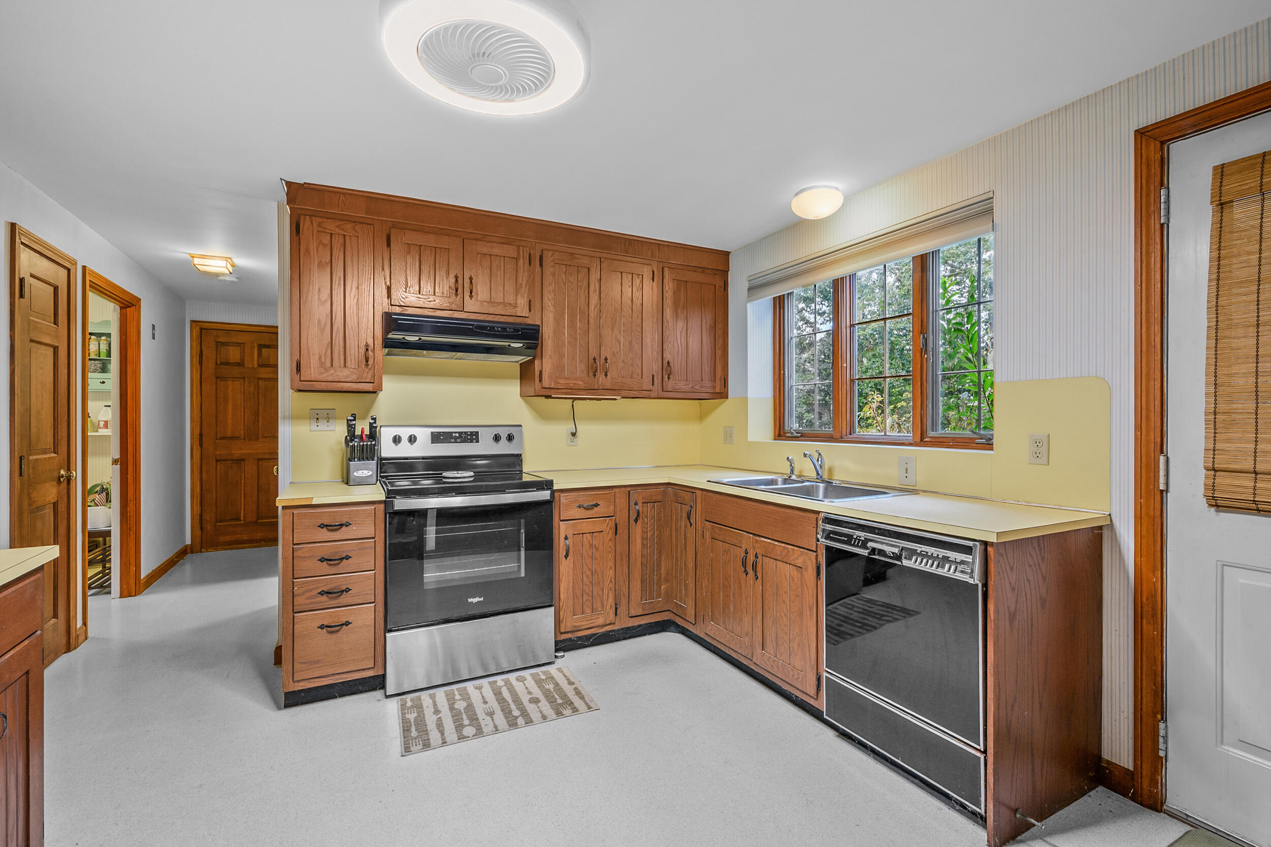 8 Old Wharf Road Harwich MA 02646