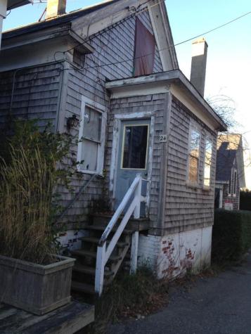 24 Cottage Street Provincetown MA 02657