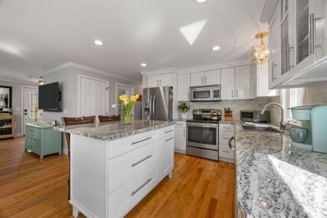 21 Many Oaks Circle Yarmouth MA 02675