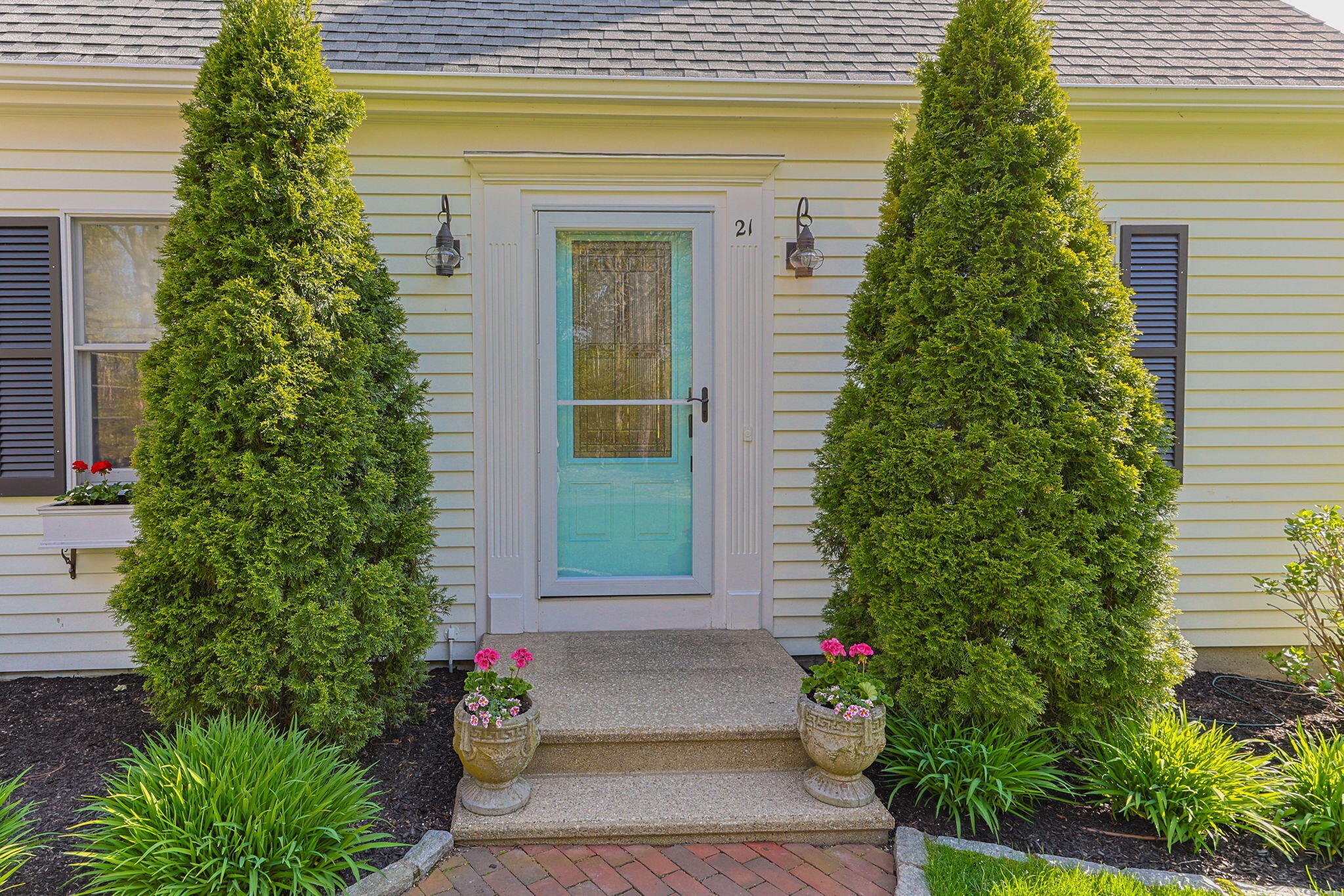 21 Many Oaks Circle Yarmouth MA 02675