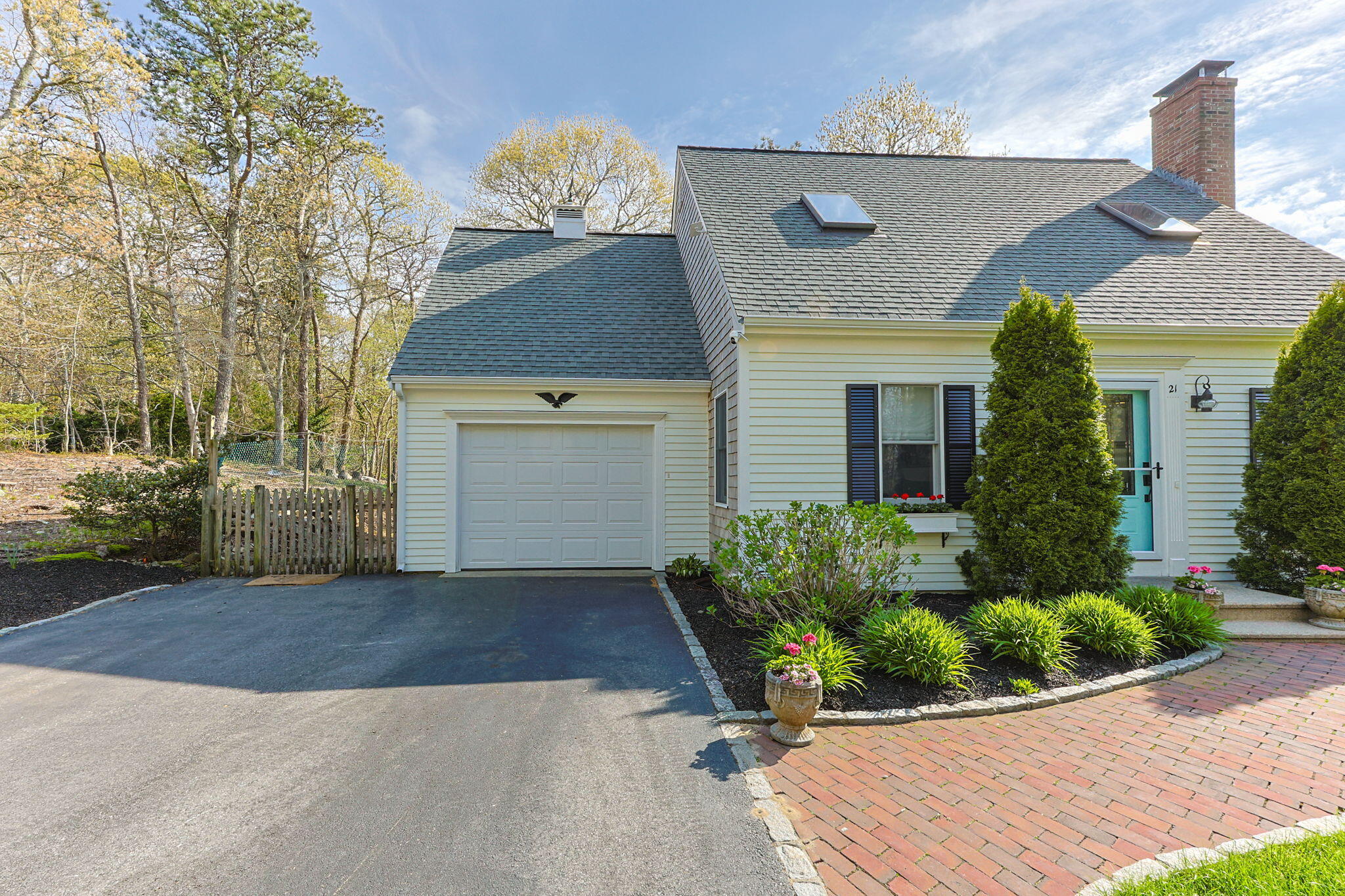 21 Many Oaks Circle Yarmouth MA 02675