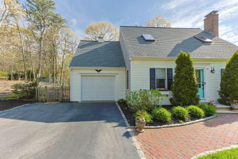 21 Many Oaks Circle Yarmouth MA 02675