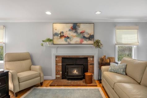 21 Many Oaks Circle Yarmouth MA 02675