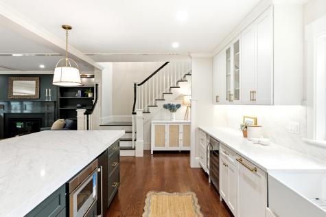 22 Scudder Road MA 02655