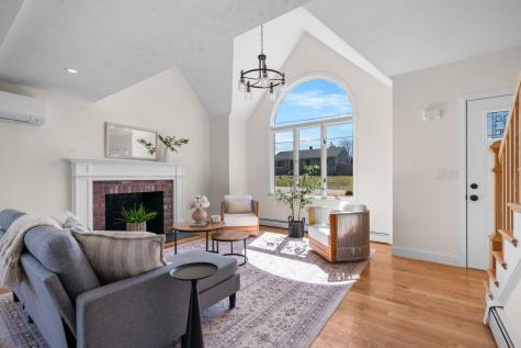 21 Pearl Lane Falmouth MA 02536