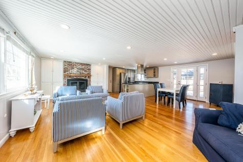 10 Uncle Bills Way Dennis MA 02638