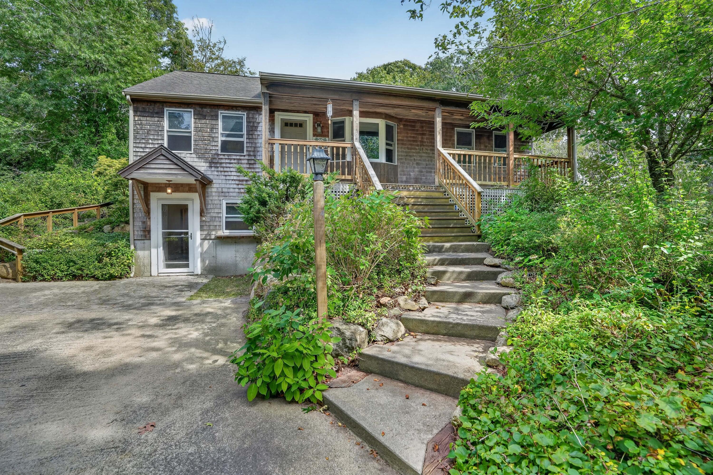 7 Fawndale Road Vineyard Haven MA 02568