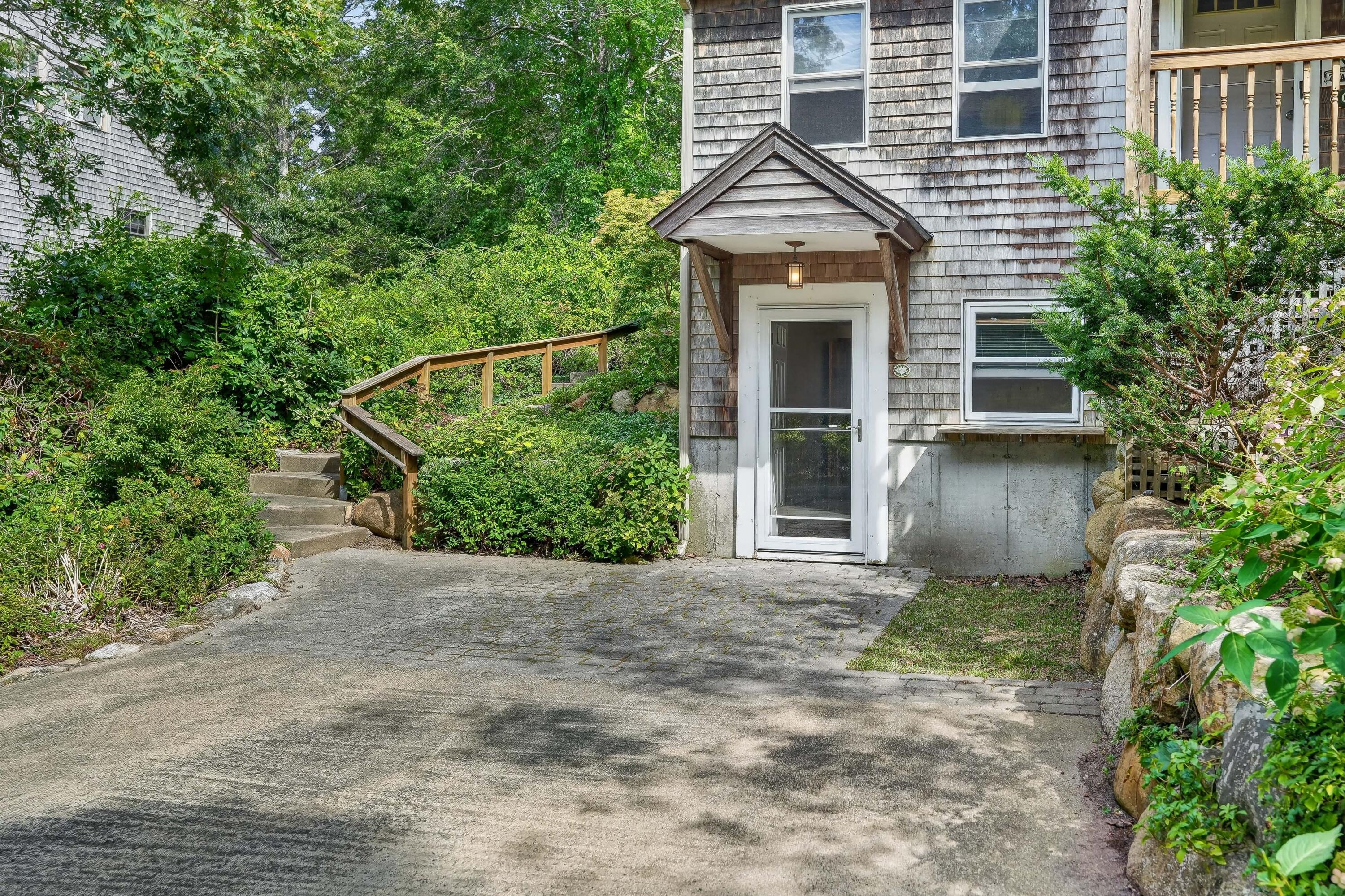 7 Fawndale Road Vineyard Haven MA 02568