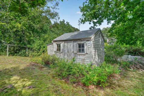 7 Fawndale Road Vineyard Haven MA 02568