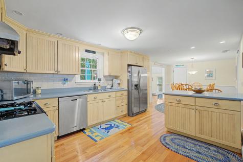 8 Gold Finch Lane East Dennis MA 02660