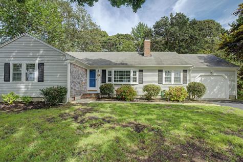 8 Gold Finch Lane East Dennis MA 02660