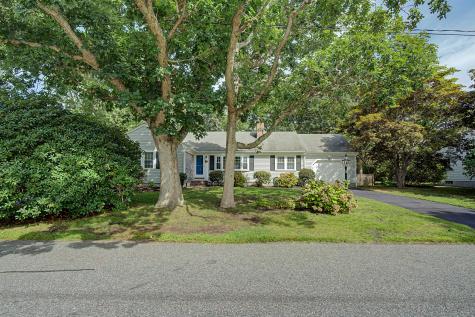 8 Gold Finch Lane East Dennis MA 02660