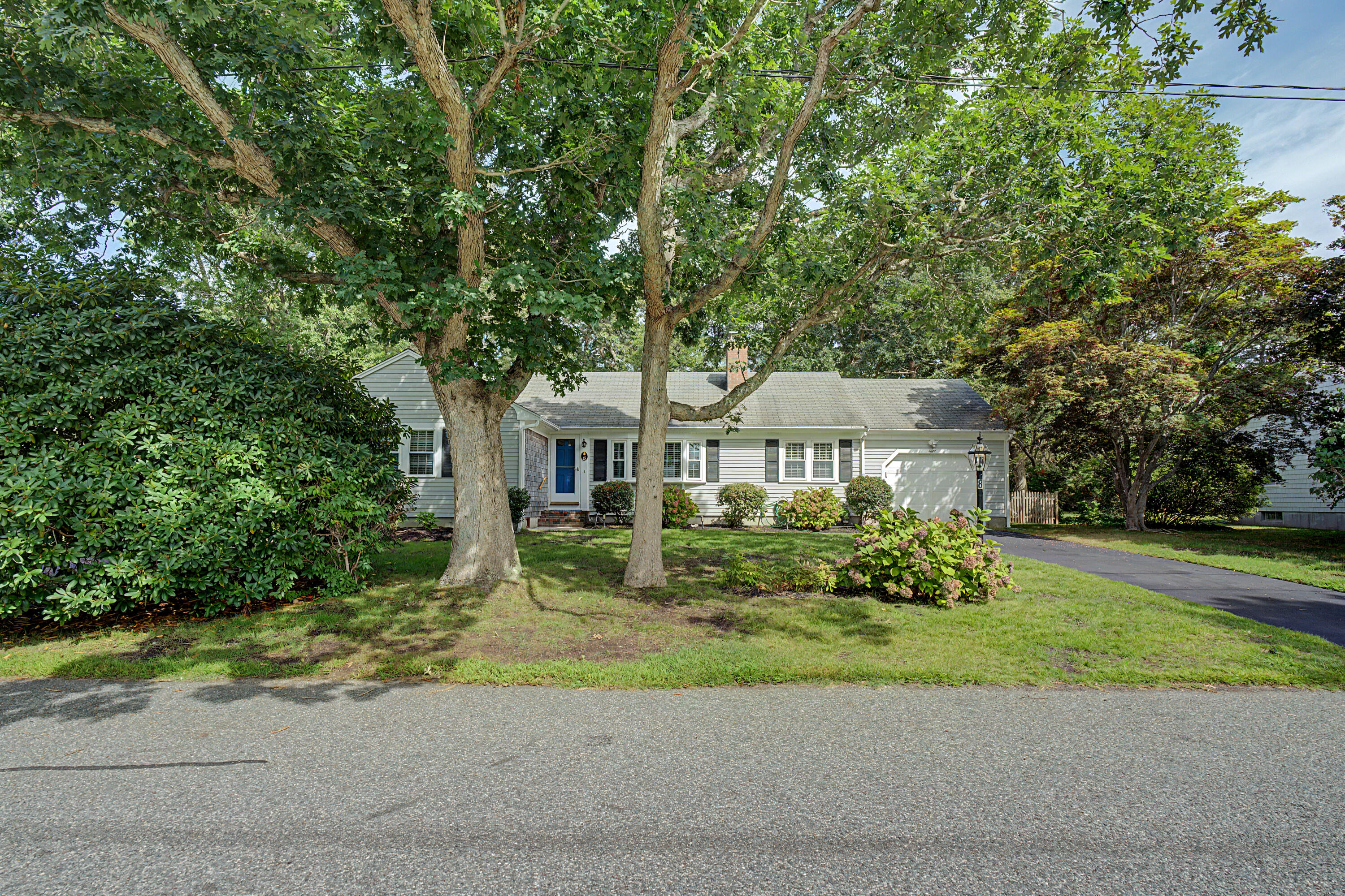 8 Gold Finch Lane East Dennis MA 02660