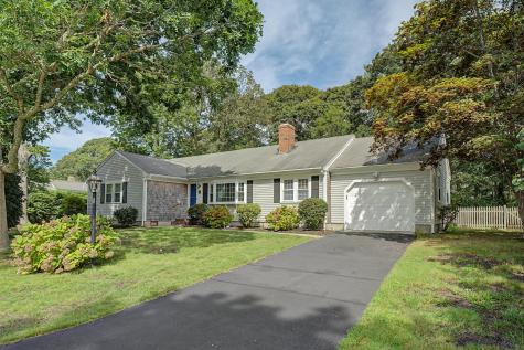 8 Gold Finch Lane East Dennis MA 02660
