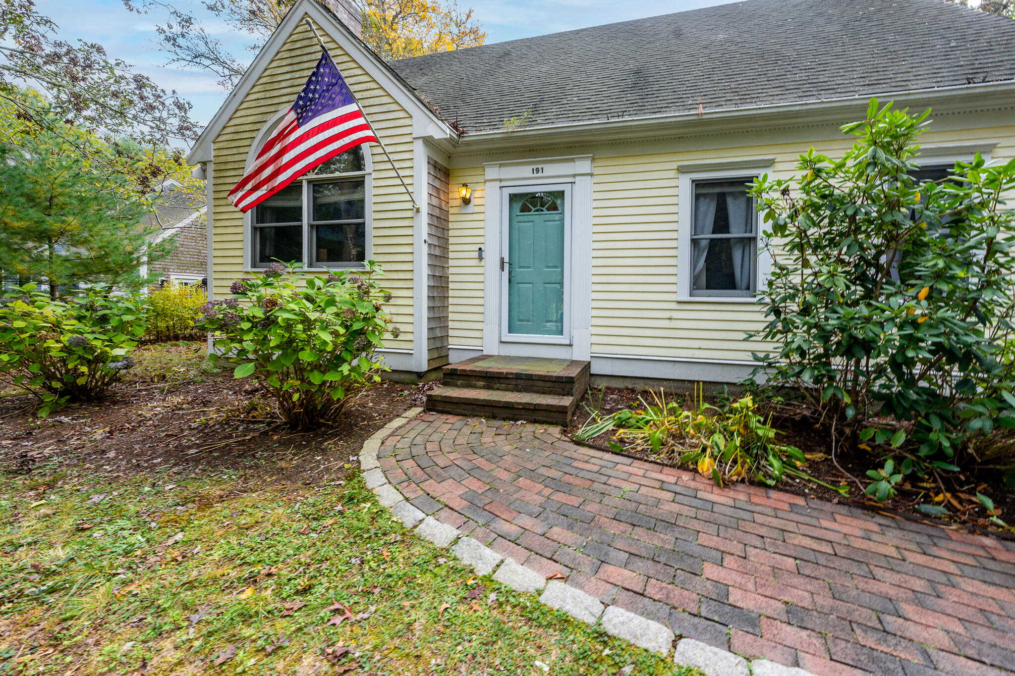 191 James Circle Mashpee MA 02649