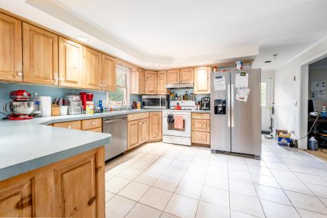 191 James Circle Mashpee MA 02649