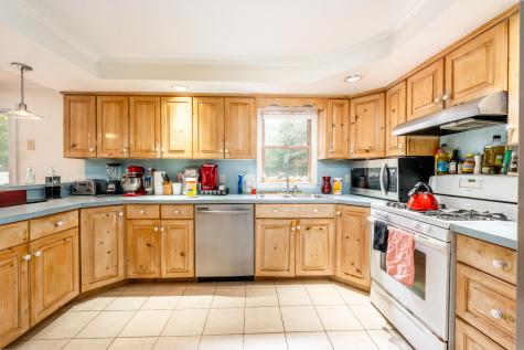 191 James Circle Mashpee MA 02649