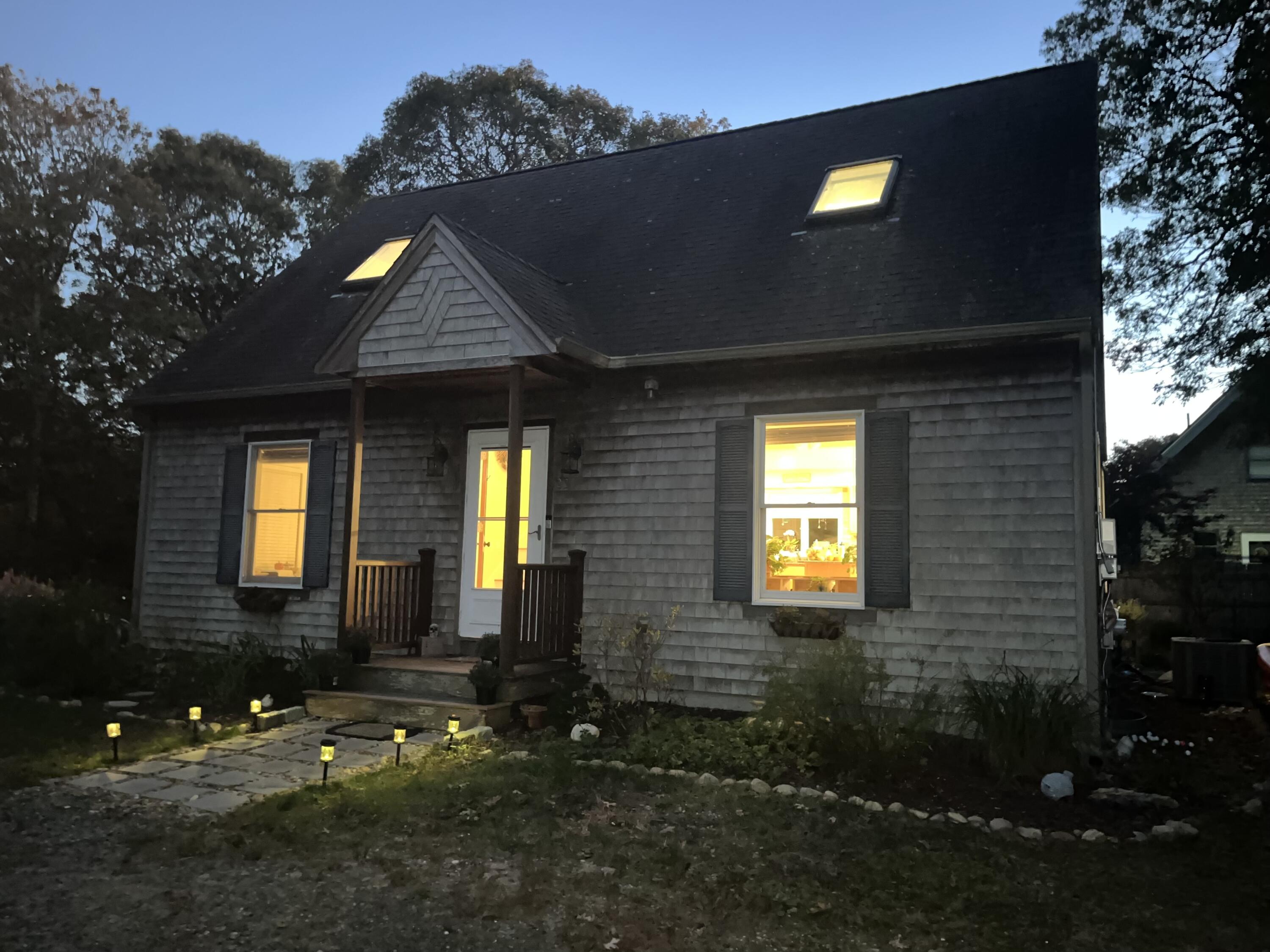 323 County Road Oak Bluffs MA 02557