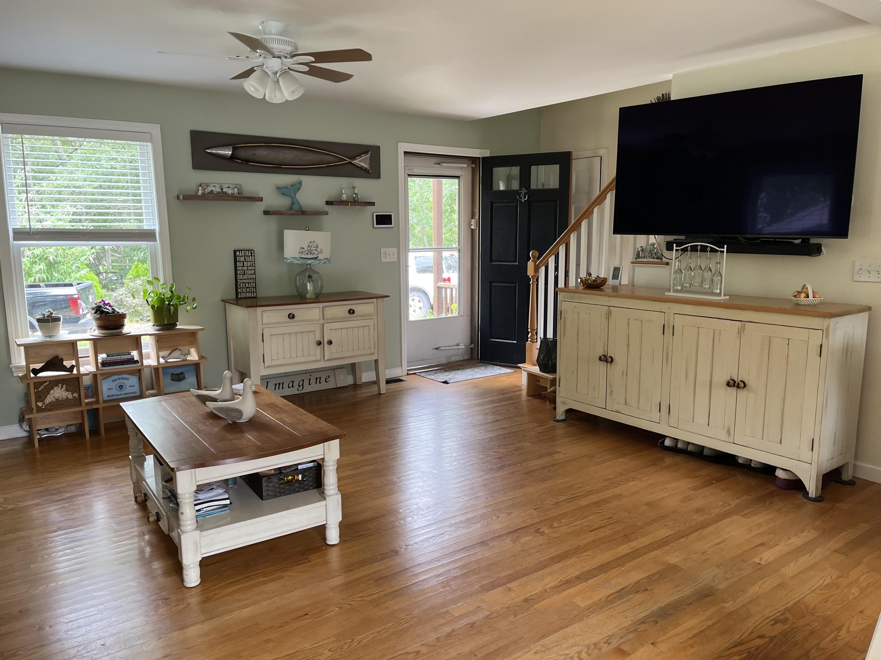 323 County Road Oak Bluffs MA 02557
