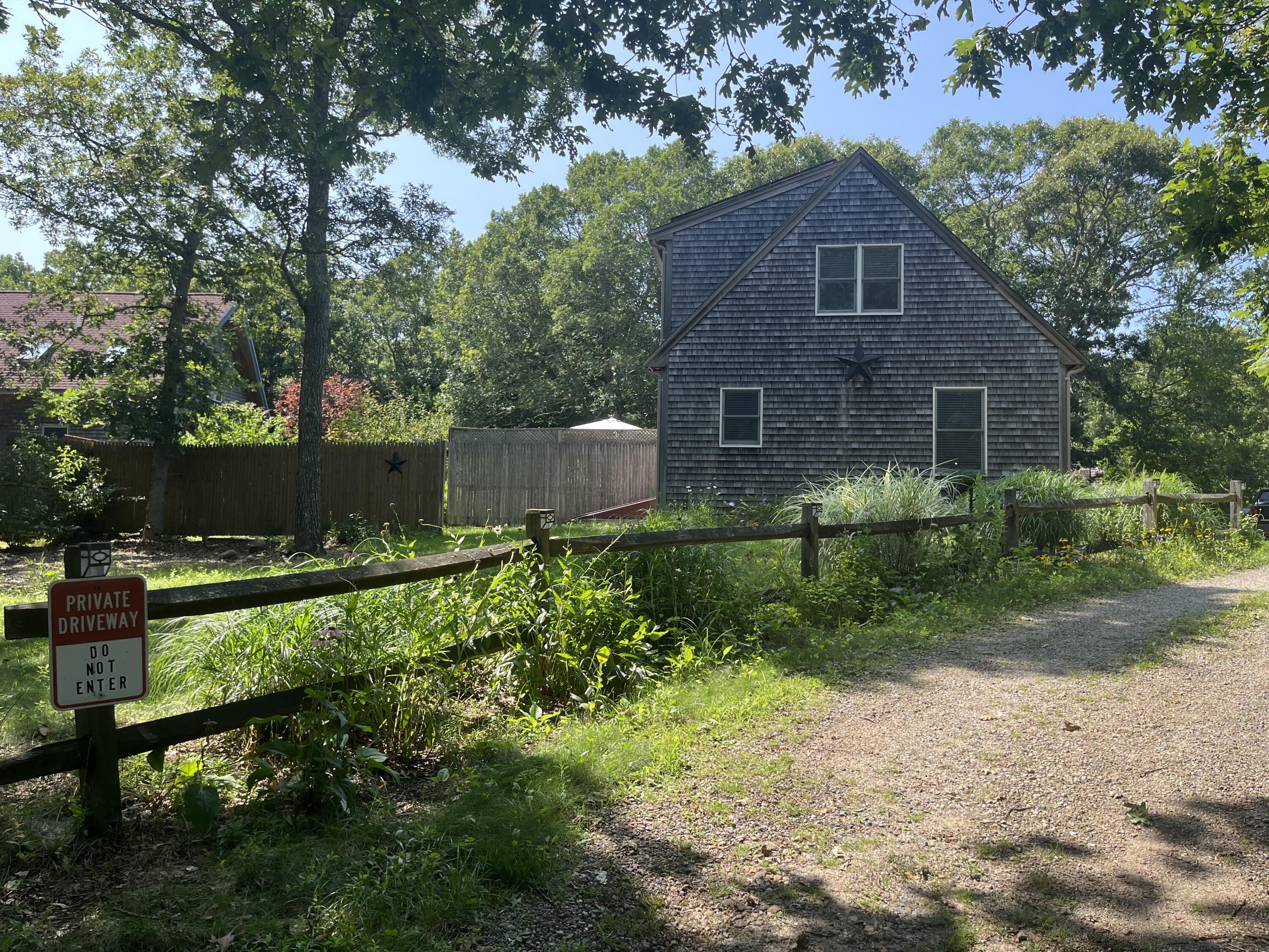 323 County Road Oak Bluffs MA 02557