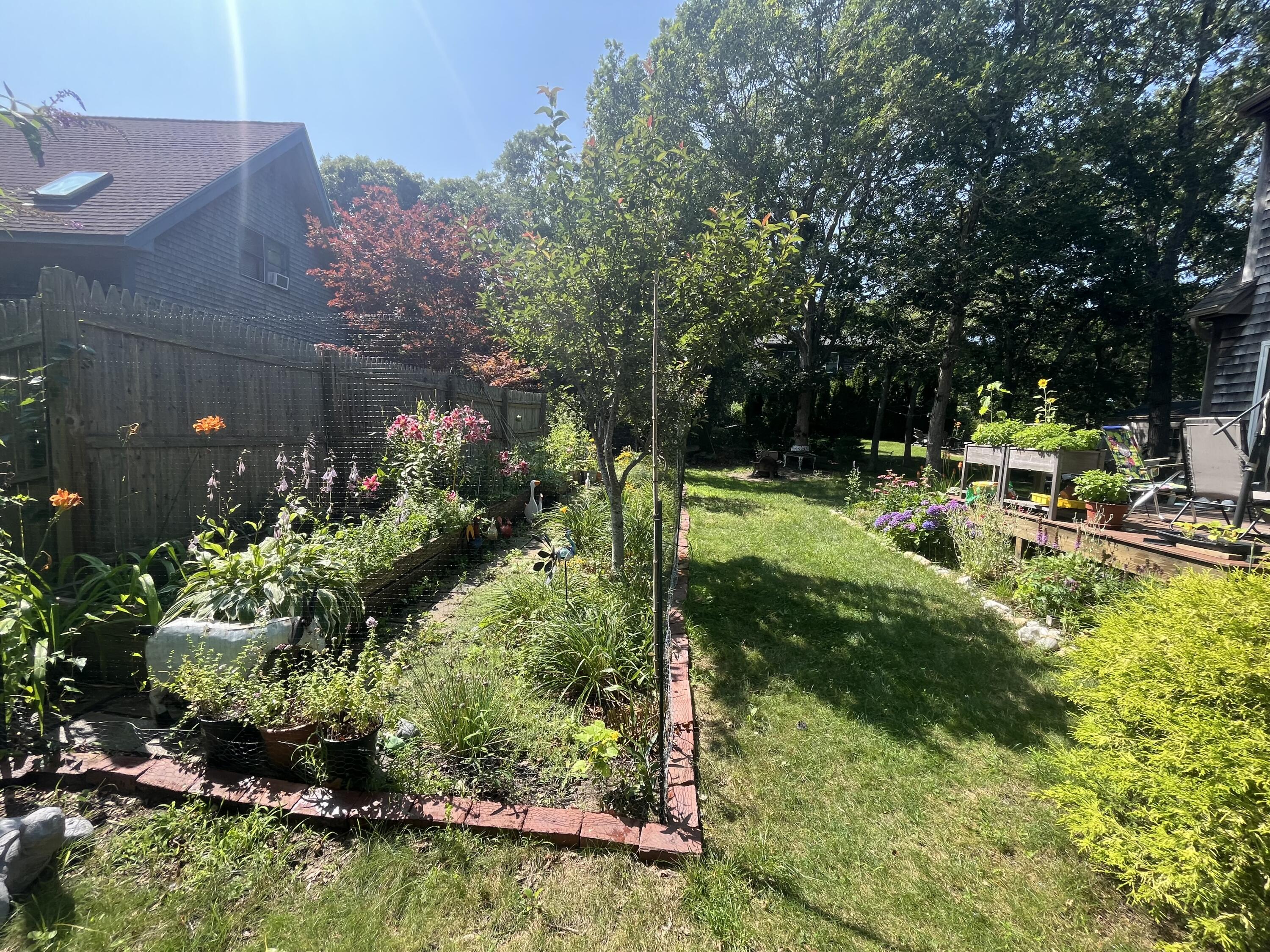 323 County Road Oak Bluffs MA 02557
