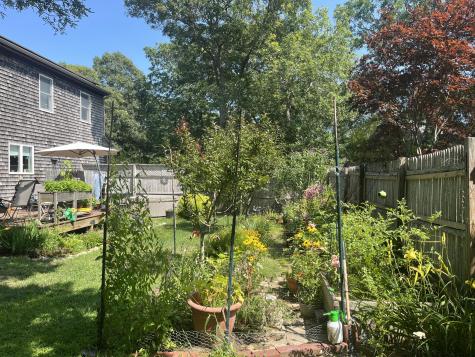 323 County Road Oak Bluffs MA 02557