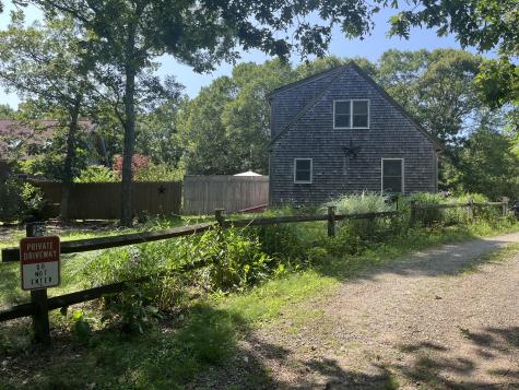 323 County Road Oak Bluffs MA 02557