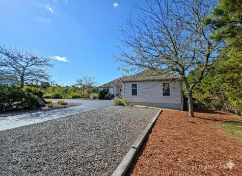 4 Mainstay Lane Bourne MA 02532