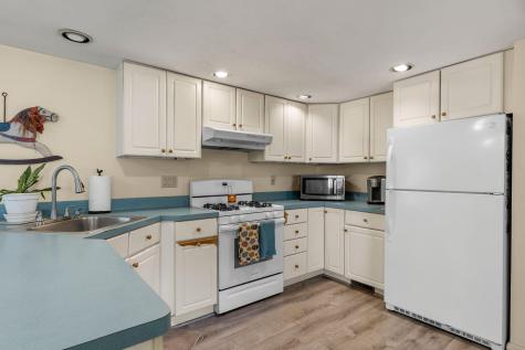 111 Fifth Avenue West Hyannisport MA 02672
