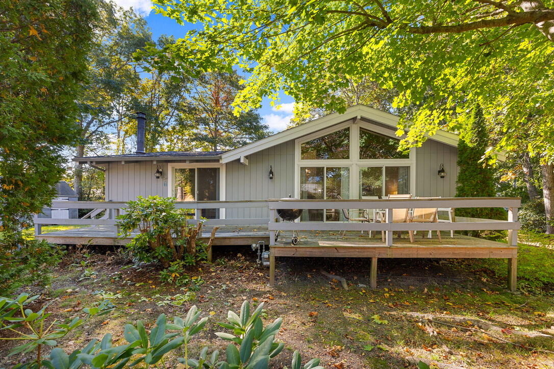 33 Half Moon Circle Falmouth MA 02536