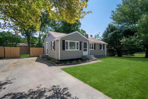 6 Handy Road Pocasset MA 02559