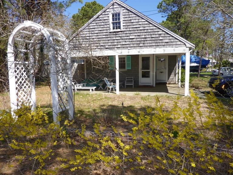 21 Seascape Lane West Dennis MA 02670