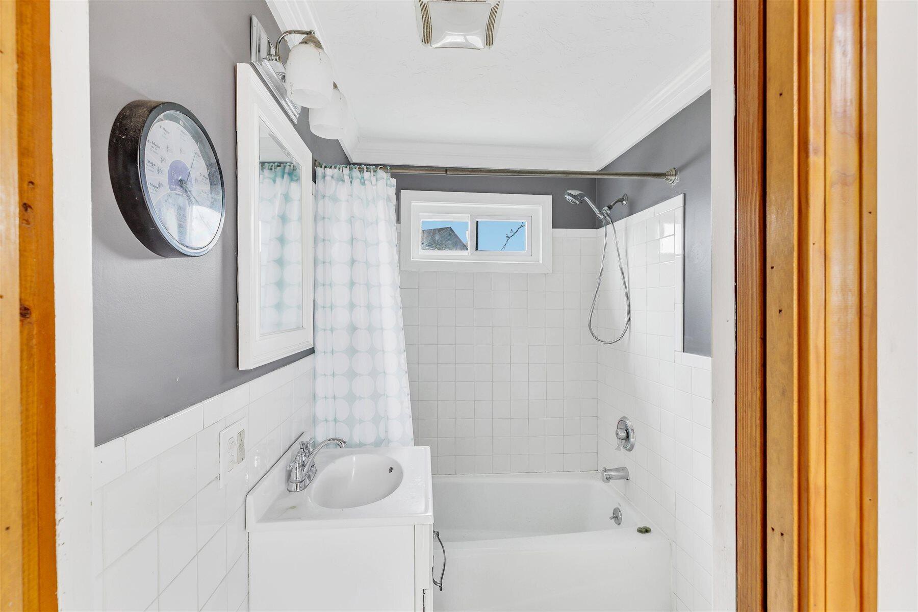 2 Freeman Avenue Sandwich MA 02563