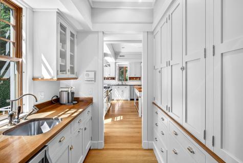 850 Sea View Avenue Barnstable MA 02655