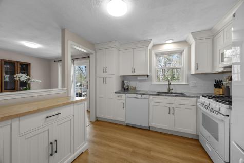 74 Meredith Drive Falmouth MA 02536