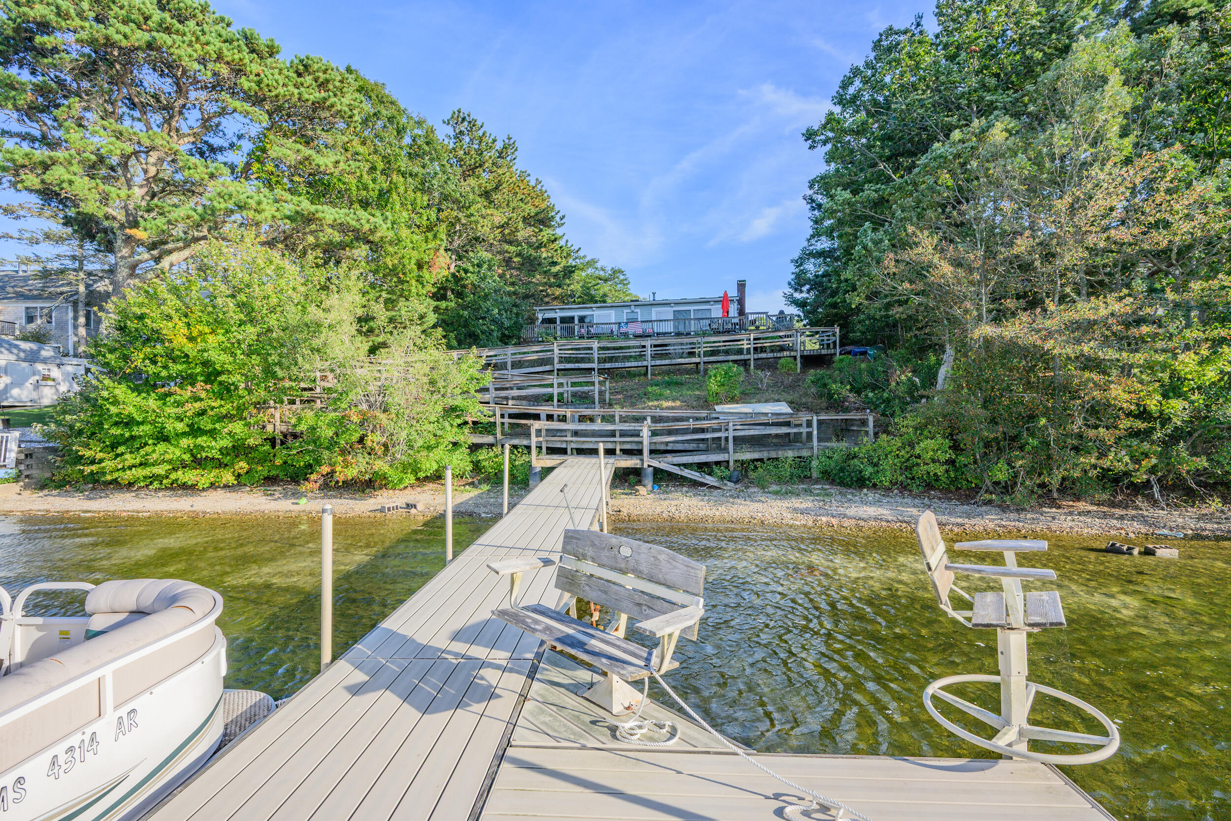 42 Cayuga Mashpee MA 02649