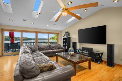 42 Cayuga Mashpee MA 02649